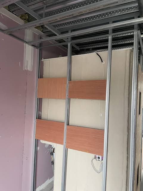 Moisture-resistant drylining service